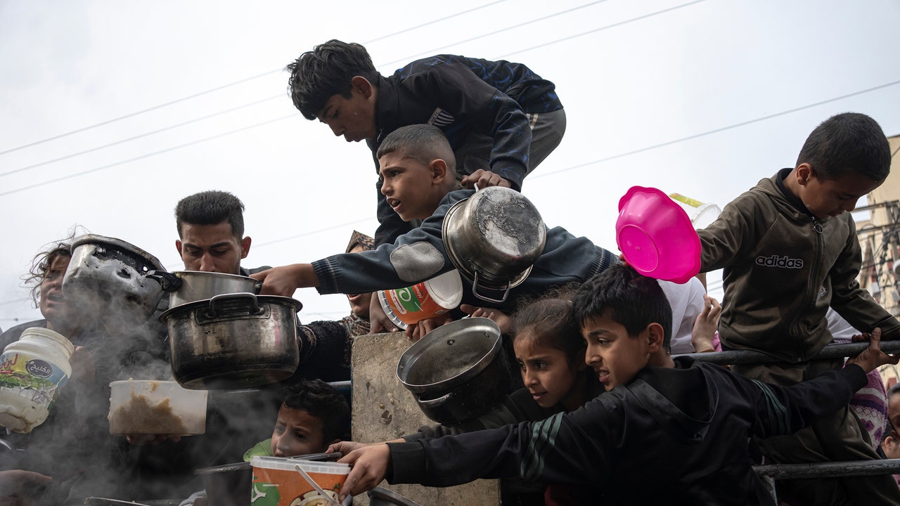 Gaza Is Starving | The New Yorker